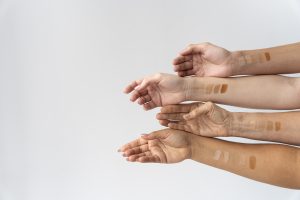 Lire la suite à propos de l’article Comprendre les phototypes : un étape clé avant tout maquillage permanent ou dermopigmentation